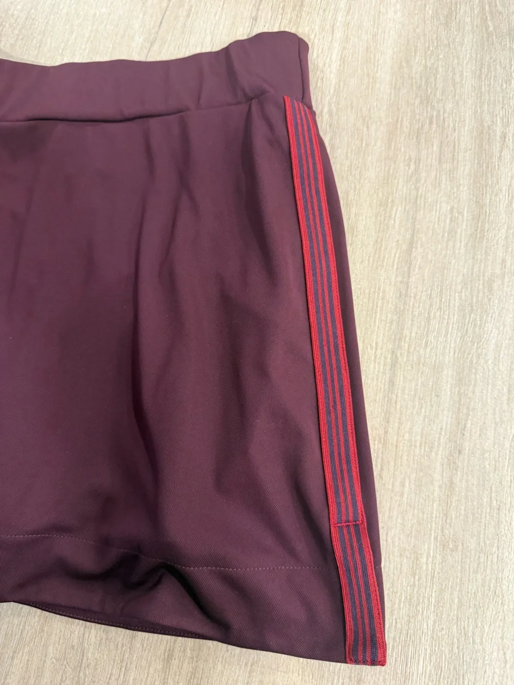 Tuckernuck Karrie Golf Skirt Wine Fall Burgundy Performance Stretch Skort Sz Med